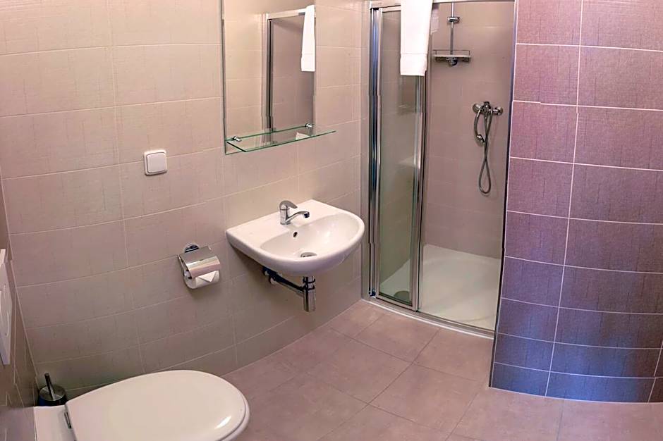 Štiřínská stodola u Prahy