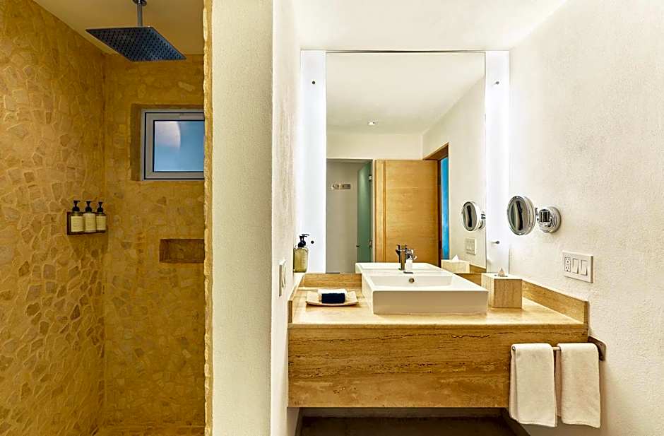 Bahia Hotel And Beach Club