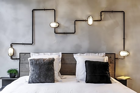 Medium Room
