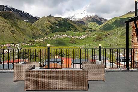 Hotel Memoir Kazbegi by DNT Group