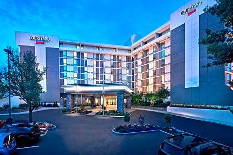 Courtyard by Marriott Philadelphia City Avenue