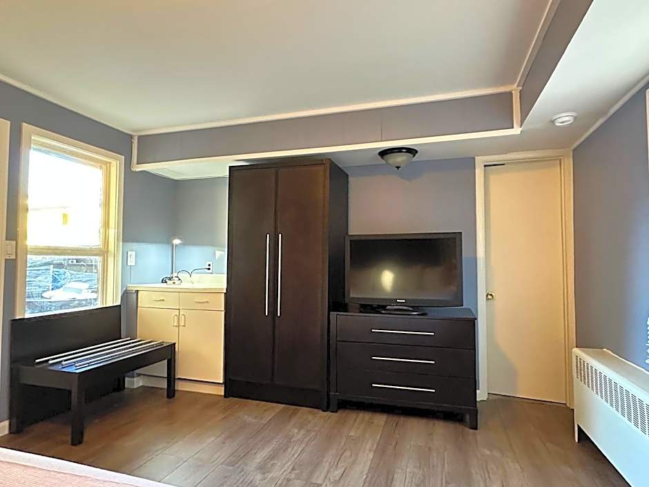 Community Court Motel