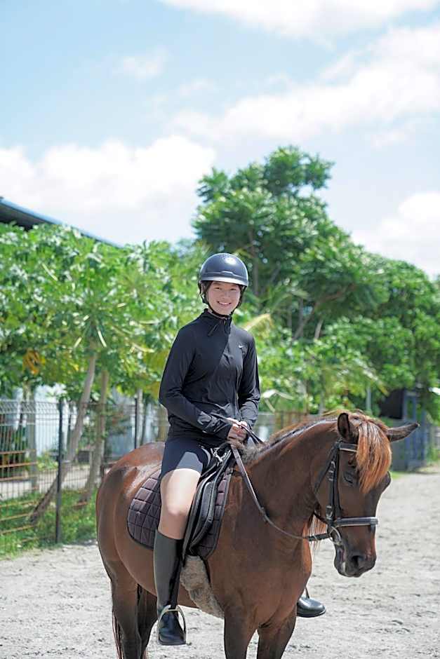 LOA LIVING Solo Baru