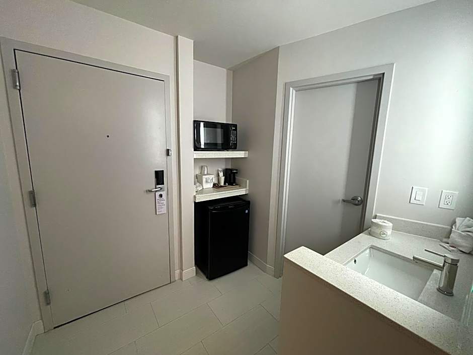 Comfort Inn & Suites Salt Lake City I-80 I-15 Downtown