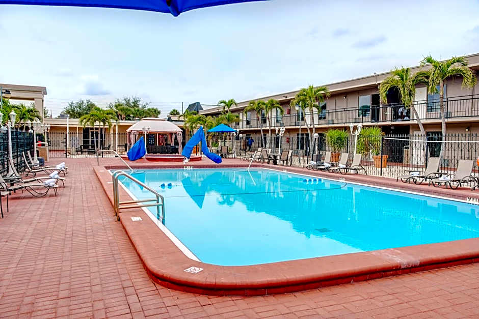 Super 8 by Wyndham St. Petersburg