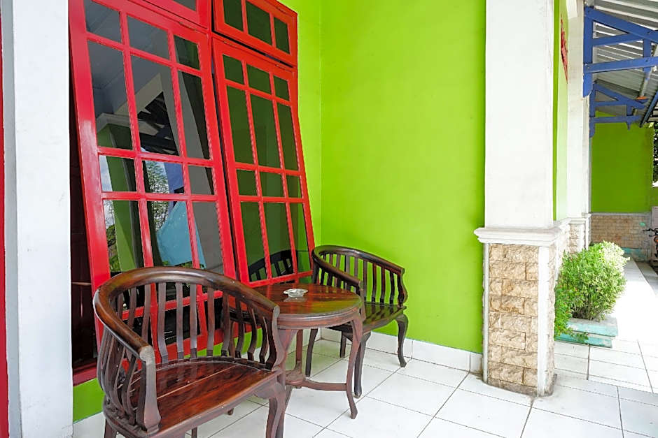 RedDoorz Plus Syariah near Stasiun Pekalongan 2
