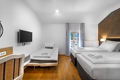 Superior Deluxe Double or Twin Room