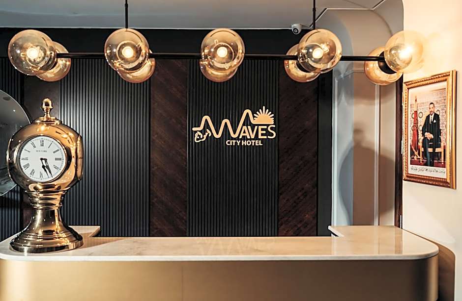 City Hotel by Waves