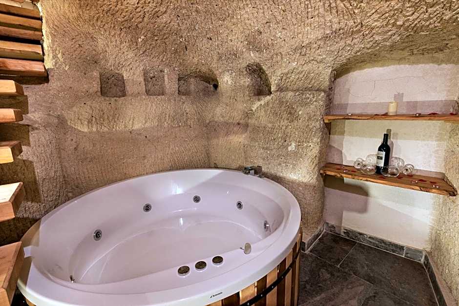 Sarnich Cave Suites