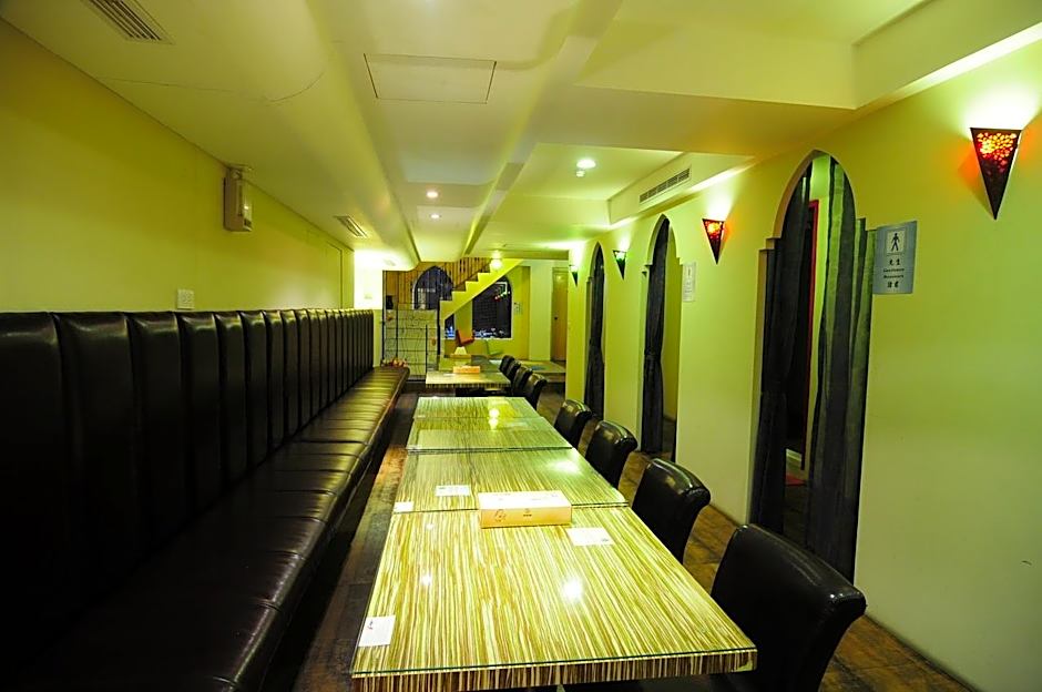 Moroccan Holiday Suite