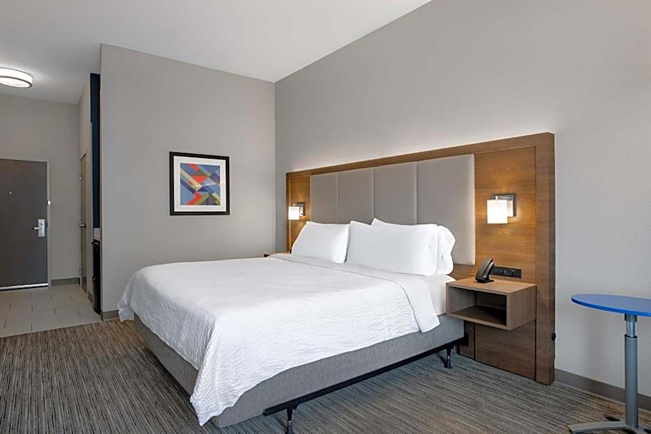 Holiday Inn Express Hotel And Suites Clinton By IHG
