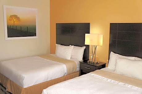 Queen Room with Two Queen Beds and Mobility/Hearing Access - Non-Smoking