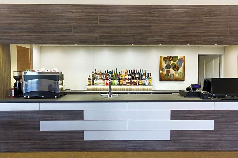 M1 Szekér Csárda Hotel és Étterem