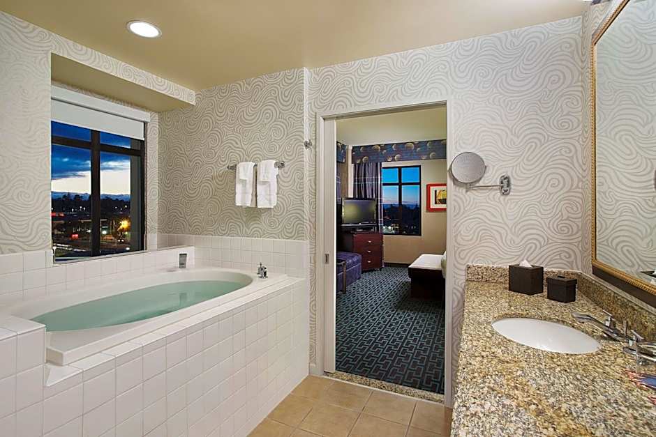 Juniper Hotel Cupertino, Curio Collection By Hilton