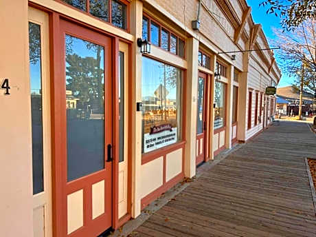 Katie's Cozy Suites