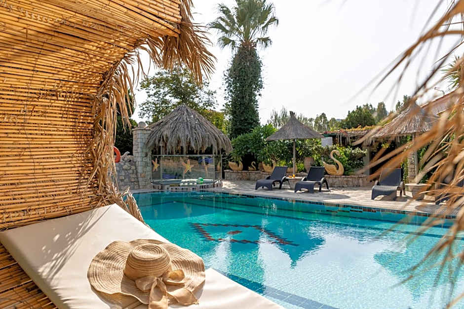 Elefteria Apts & Suites