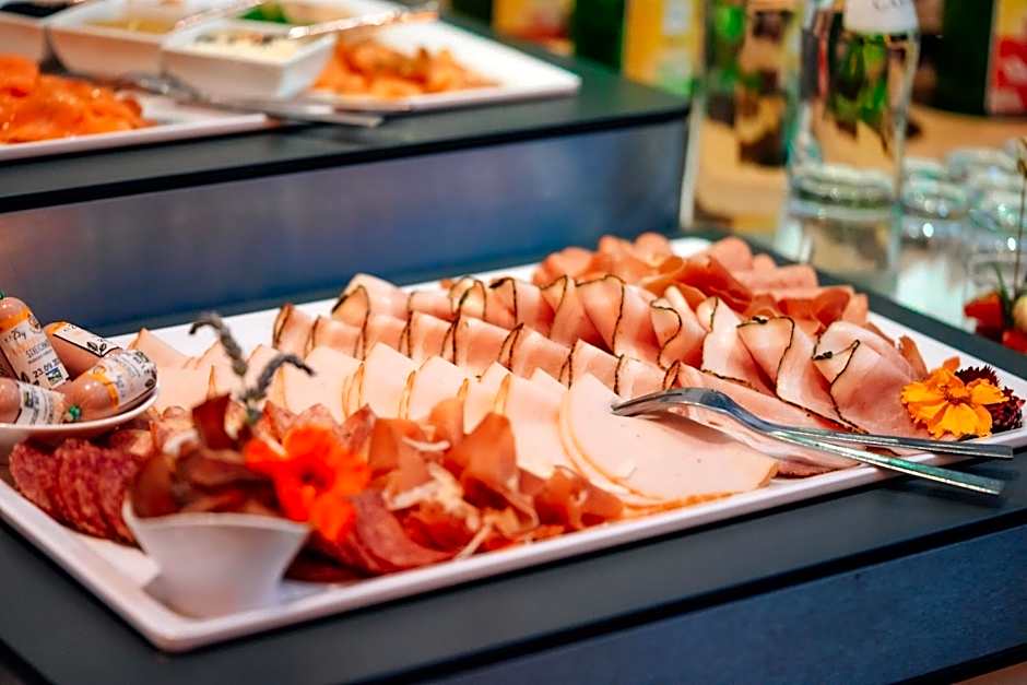 Patrix Hotel, Restaurant, Bar