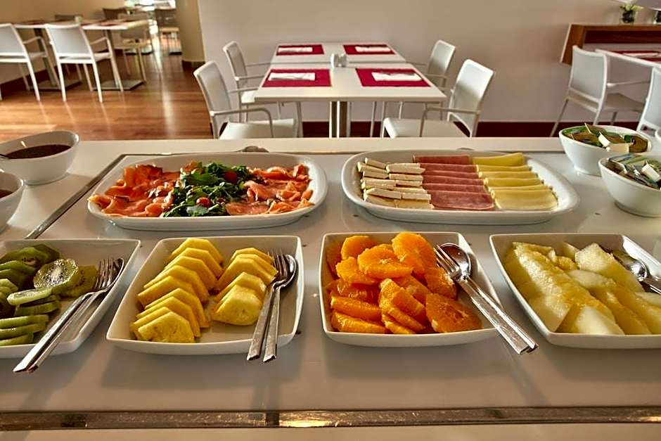 Marina Club Suite Hotel