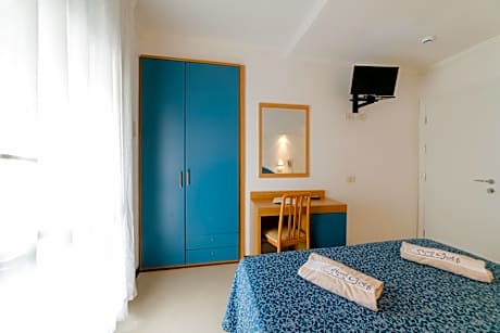 Large Single Room