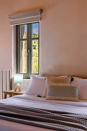 Landlord SeaFront 5 Bedroom Villa Complex