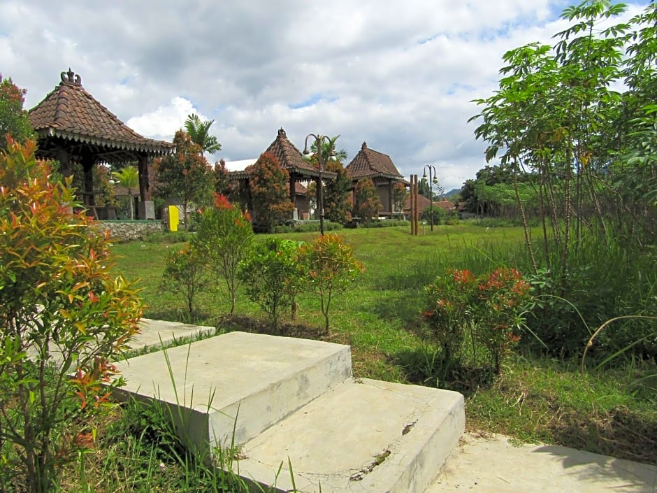 Balkondes Bumiharjo (Kampung Dolanan)
