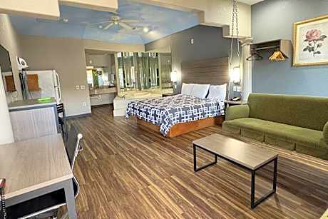1 Suite King Bed Non-Smoking Jacuzzi Tub