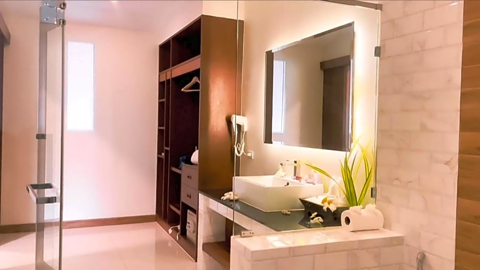 Aura Samui Best Beach Hotel - SHA Plus