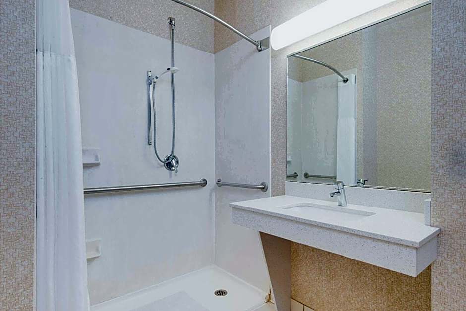 Wingate by Wyndham Gillette