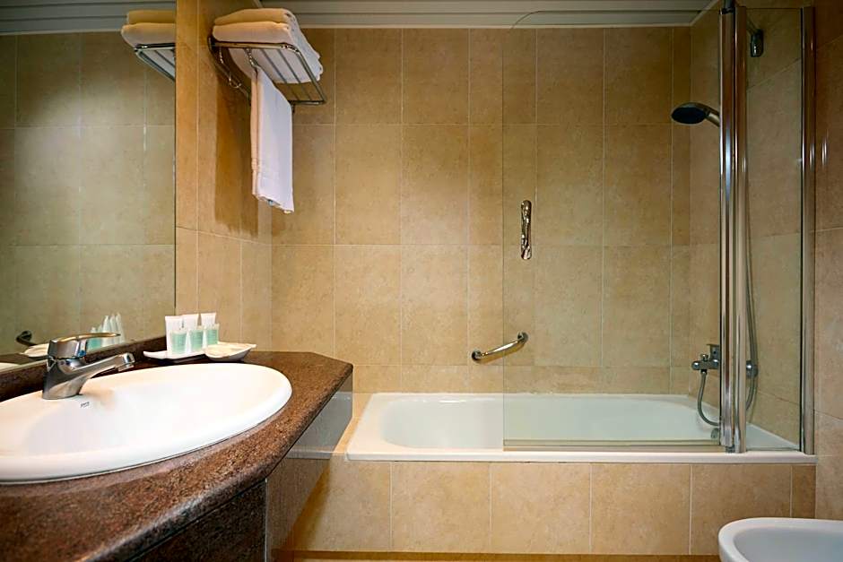 Hotel Las Arenas, Affiliated by Melia