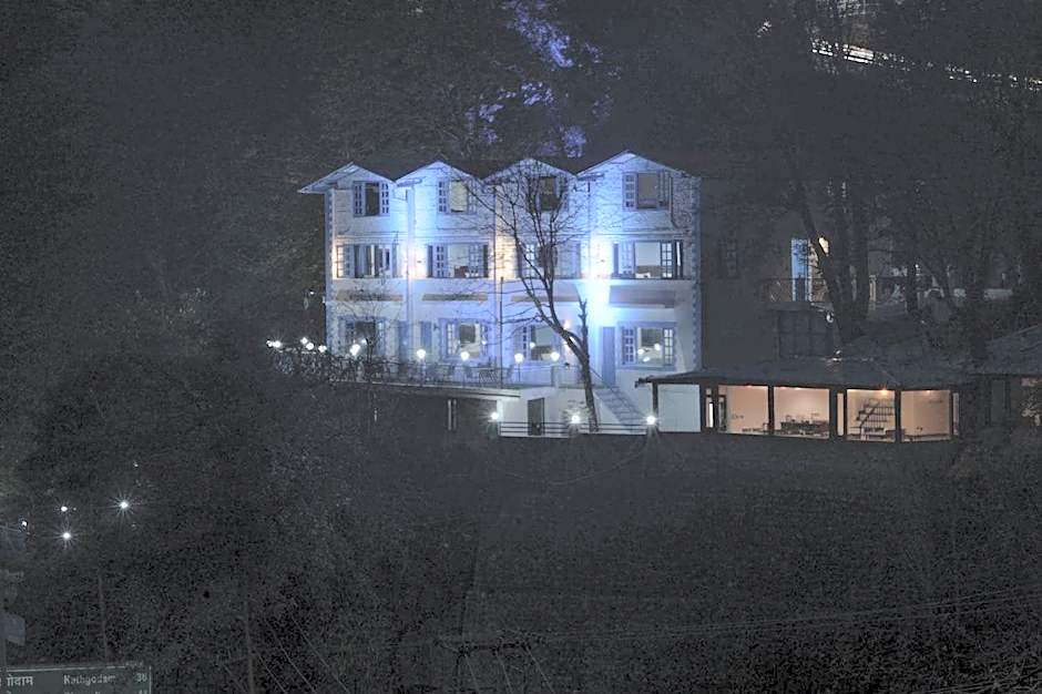 The Palace Belvedere Hotel