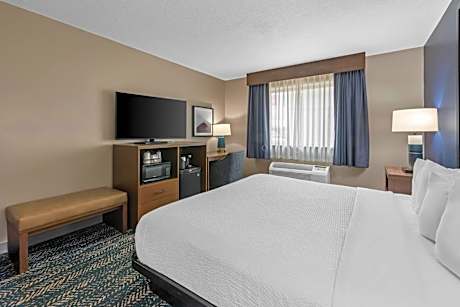 King Room with One King Bed and Bathtub with Grab Bars - Accessible - Non-Smoking