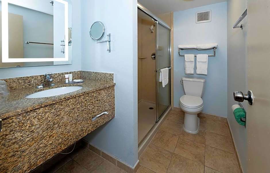 Red Roof Inn & Suites Wilmington - New Castle