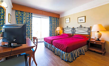 Twin Room with Pool View