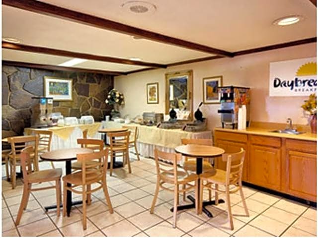 Ramadaby Wyndham Pittsburgh-New Stanton
