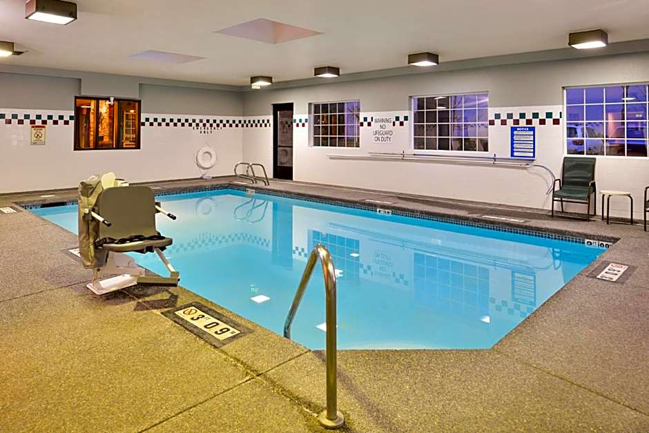 Holiday Inn Express Hotel & Suites Portland - Jantzen Beach By IHG