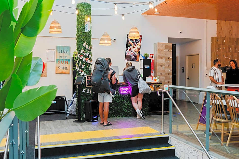 Tequila Sunrise Hostel Surfers Paradise