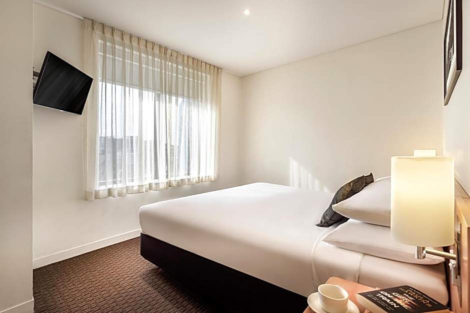 ibis Melbourne Hotel and Apartments