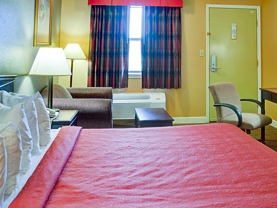 Quality Inn & Suites Hot Springs-Lake Hamilton