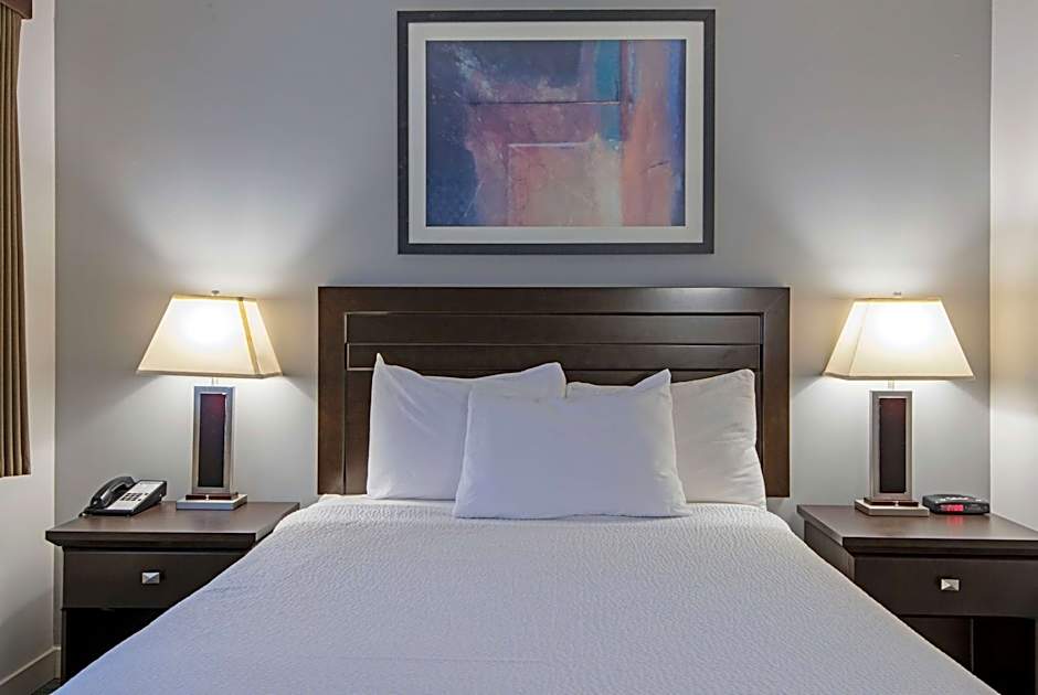 Travelodge by Wyndham Kamloops Mountview