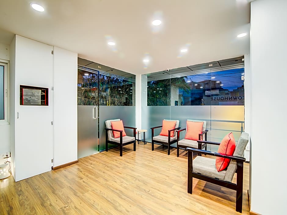 OYO Townhouse 104 Koramangala Maharaja Signal