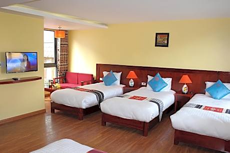 Deluxe Triple Room with balcony