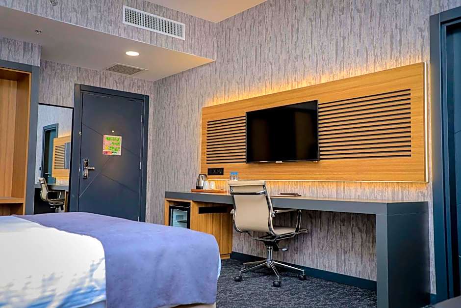 Best Western Premier DJ Hotel