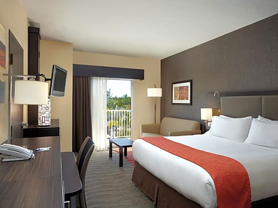 Holiday Inn Express Naples Downtown 5th Avenue By IHG