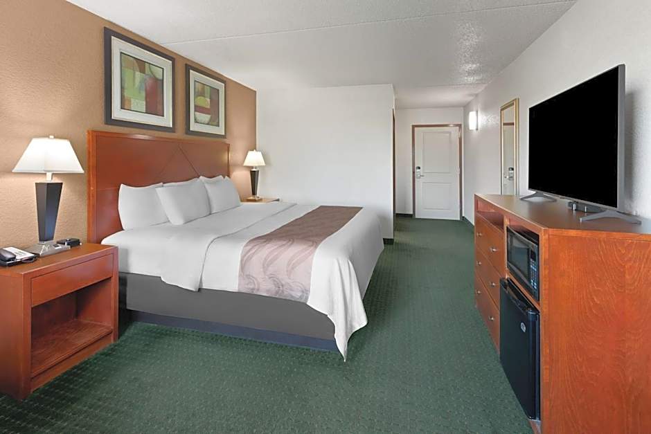 Baymont by Wyndham Jamestown Conference Center & Water Park