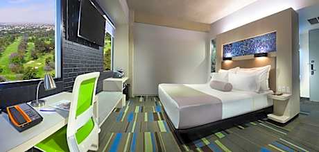 Savvy, Guest Room, 1 King