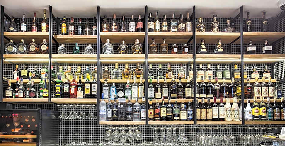 Barok Hotel and Apartments