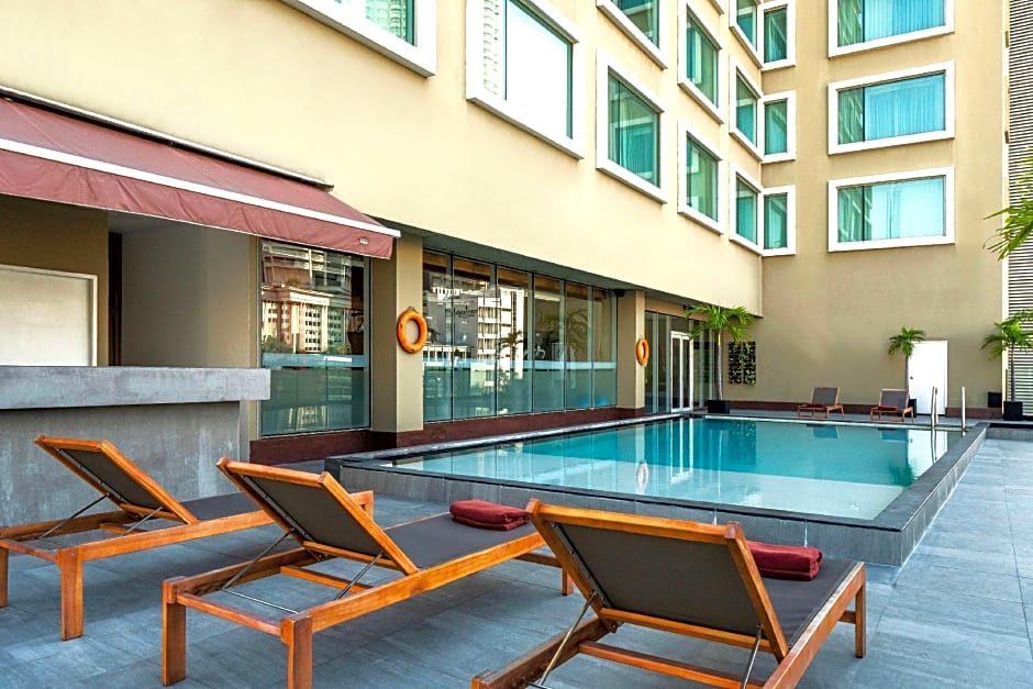 Hilton Garden Inn Bangkok Silom