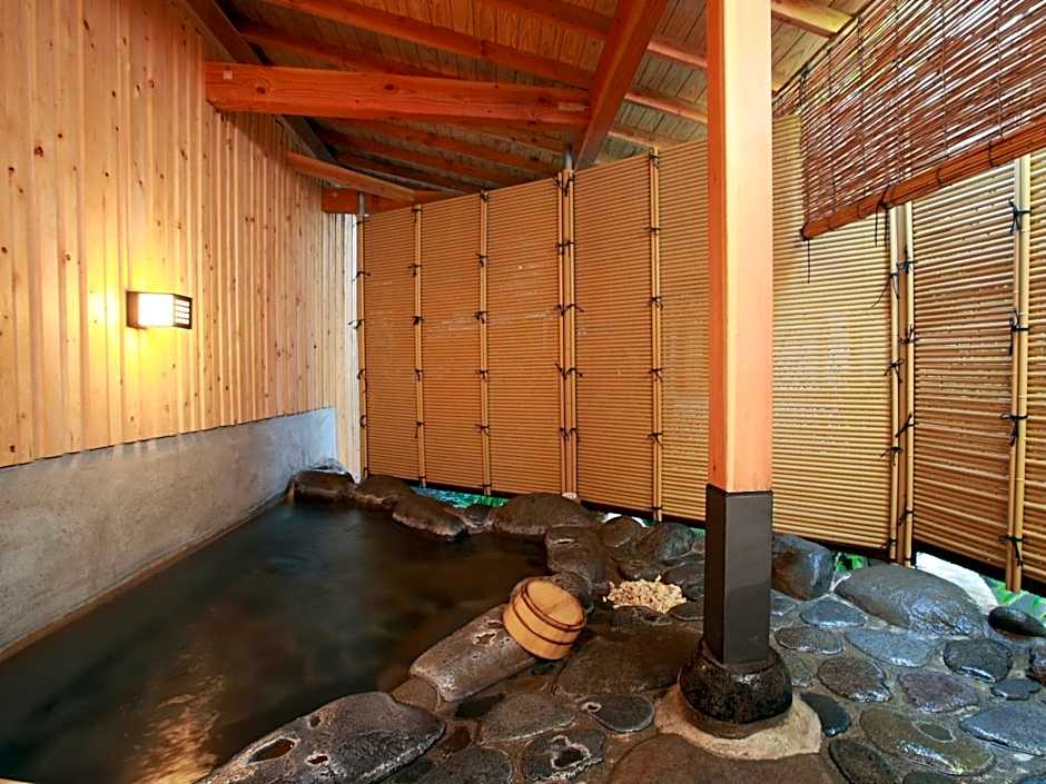 AKARI et KAORI formerly Taizanso