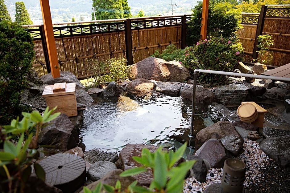 Yufuin Sanso Waremokou Hotel