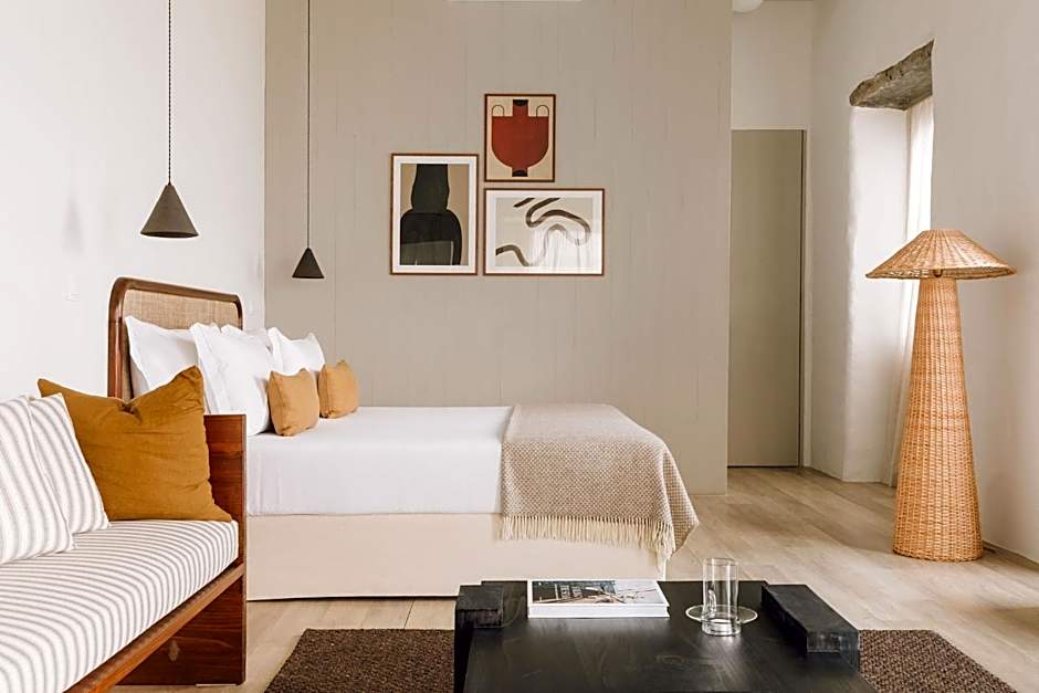 White Exclusive Suites & Villas